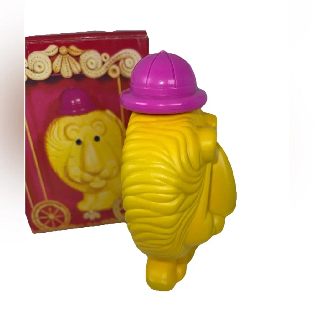 🆕Avon Vintage 1974 NOS boxed “Loveable Leo” Lion shampoo/ plastic bank kitschy‎